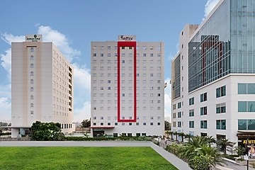 RED FOX BY LEMON TREE HOTELS SECTOR 60 GURUGRAM